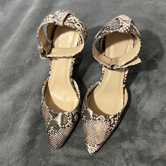Charlotte Russe closed heel snake print - Picture 2 of 3